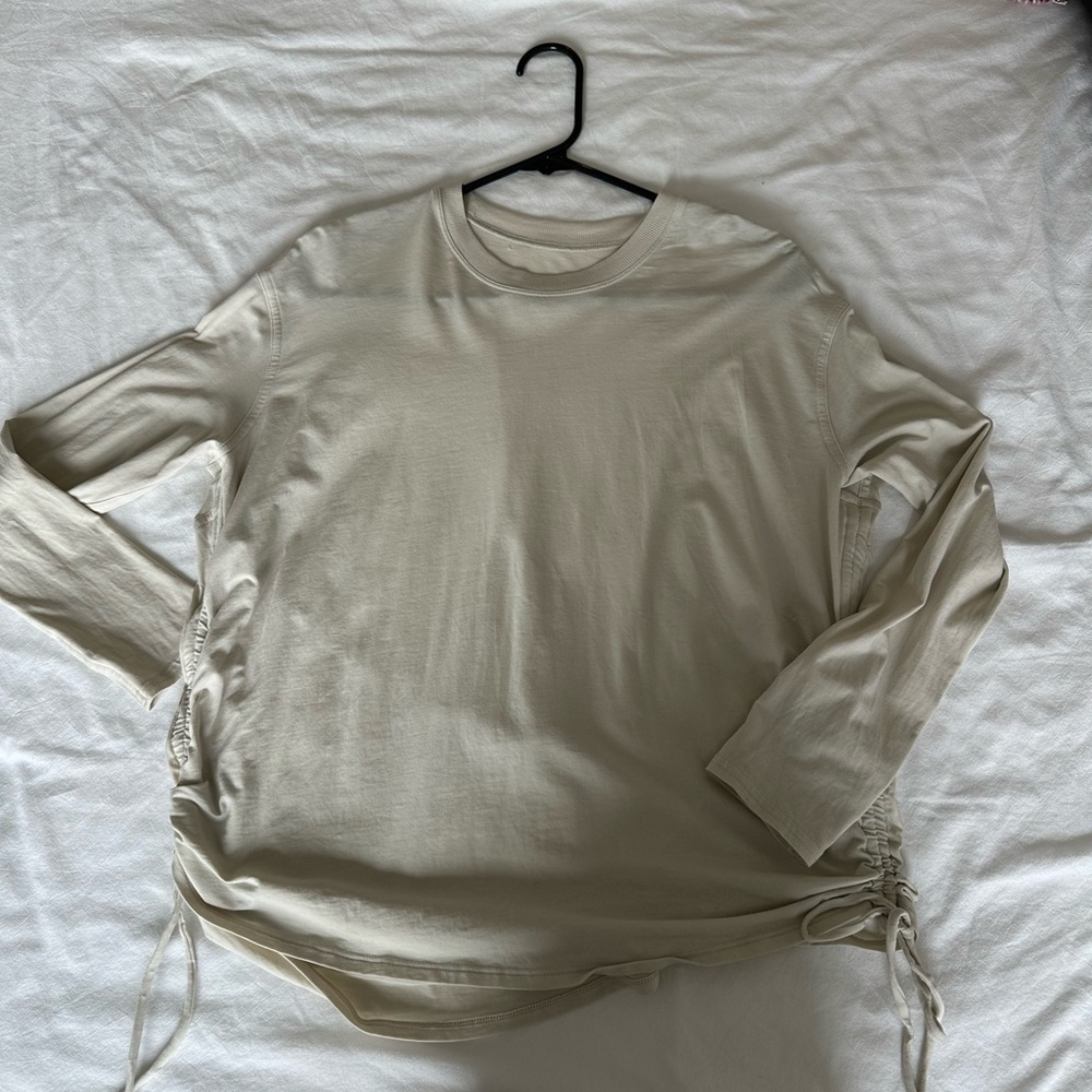 Lululemon long sleeve with tiny snag